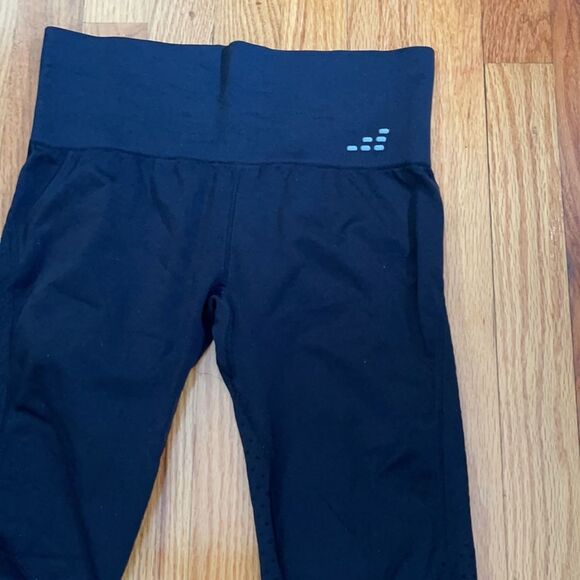 Academy Ltd black scrunch cropped leggings medium - Picture 6 of 11